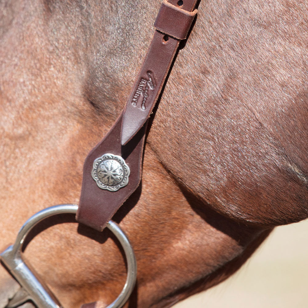 Angus Barrett Sure Fit La Pin Bridle features a beautiful shaped brow and black accented hardware